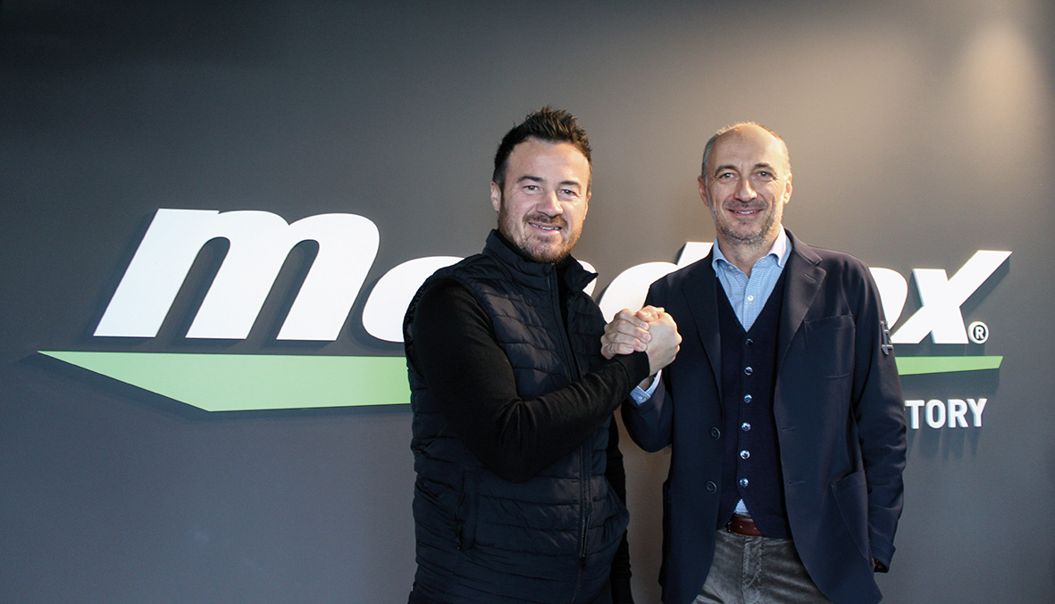 MONDEOX, THE SHOE FACTORY CRESCE ANCORA 