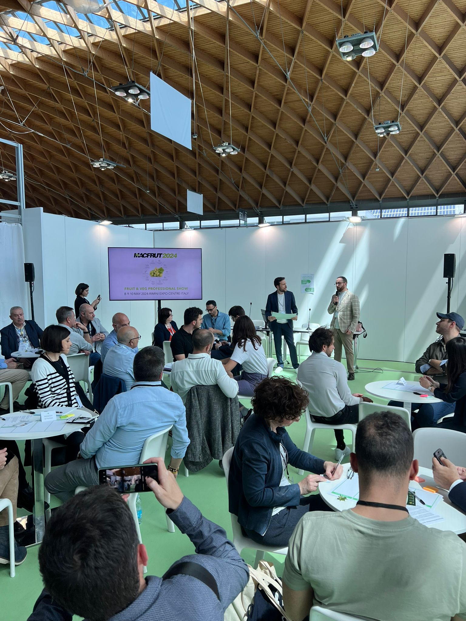 Innovazione e confronto a Macfrut 2025 al Rimini Expo Centre: il laboratorio di idee “Innovazioni nell’Agri-Food: Strategie di Brainstorming e Networking per il Futuro”