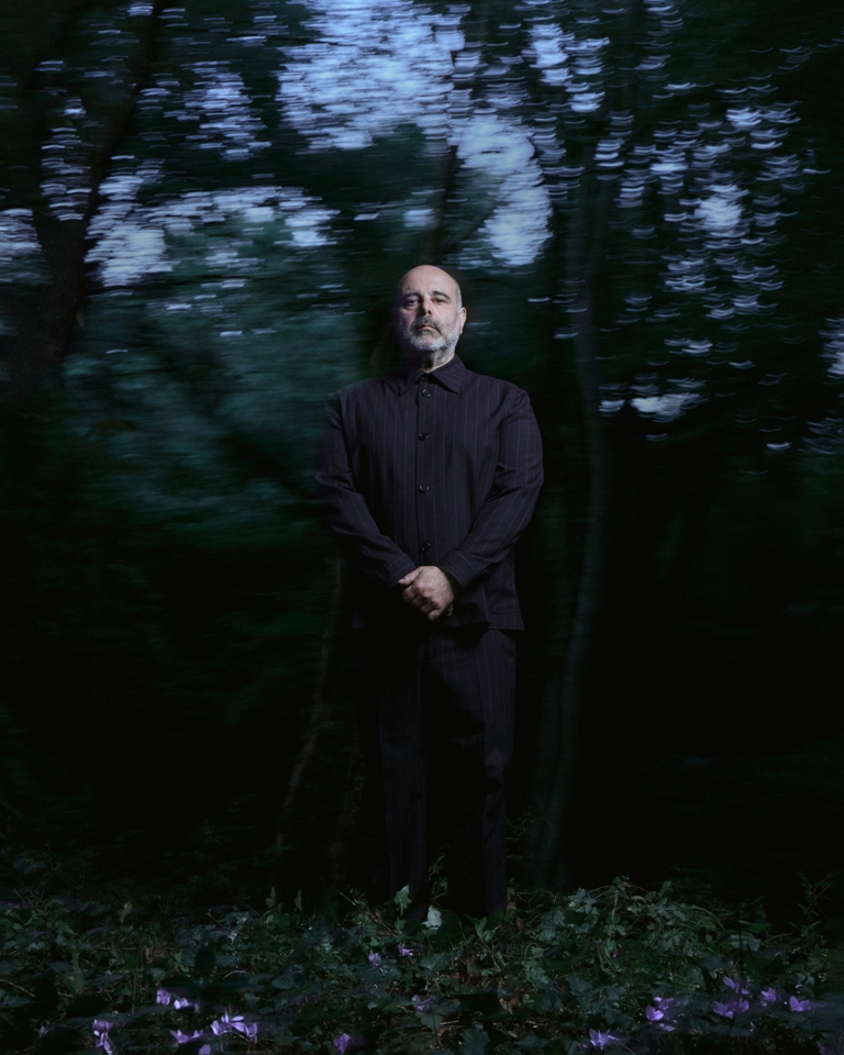 Teho Teardo a CERVIGNANO DEL FRIULI con il “Concerto al buio per Giuseppe Zigaina”, per la Rassegna di arte contemporanea BORDERLAND | ORIZZONTI 2025.26