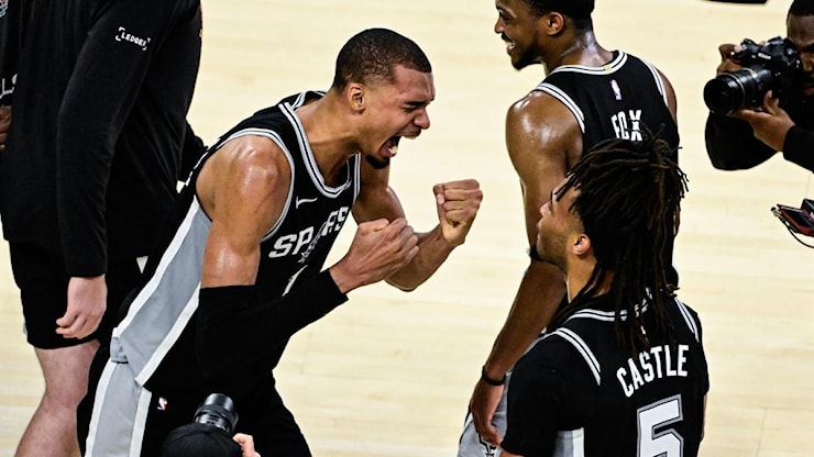 Wemby mostruoso, San Antonio pure! Colpo a Oklahoma City, eliminati i campioni. Ora le Finals contro New York - La Gazzetta dello Sport