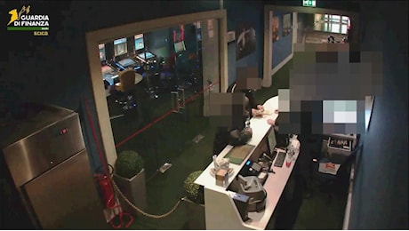Maxi operazione della guardia di finanza a Bari: smantellato il riciclaggio dei clan attraverso le slot machine. 23 arresti e sequestri per 60 milioni