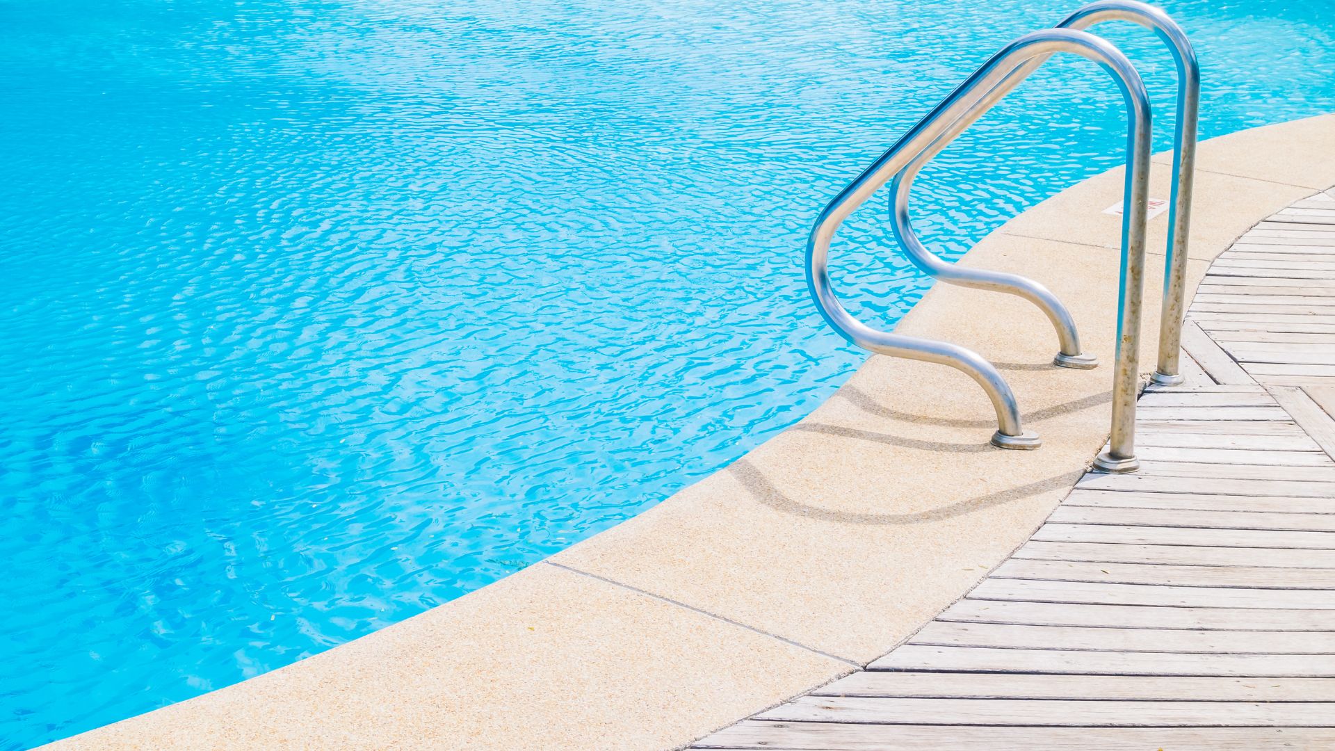 Bimba annegata in piscina a Milano Marittima, il padre indagato per abbandono di minore