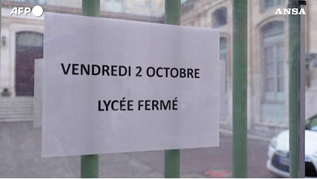 Proteste degli studenti in Francia, scuole chiuse e scontri con la polizia
