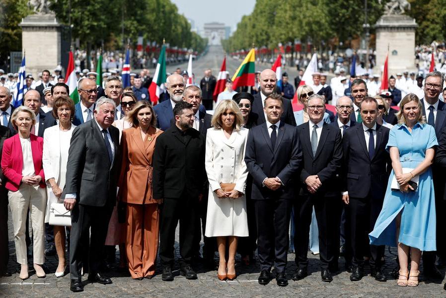 14 luglio: Parigi celebra «il risveglio strategico dell’Europa». Al Vertice dei Volenterosi nasce la Coalizione contro i missili balistici