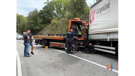 Scontro frontale sulla strada del Pantano: muore Luca Gestroemi, ferito grave il camionista