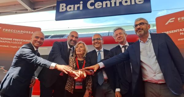 «Da Bari a Napoli in 3 ore e 30 minuti», al via il nuovo Frecciarossa che collega Lecce con la Campania