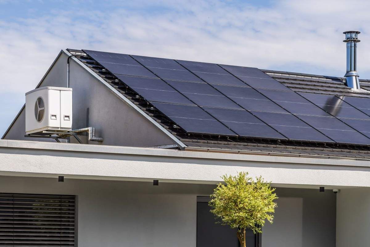 Caldo e consumi, il ruolo del fotovoltaico sui tetti