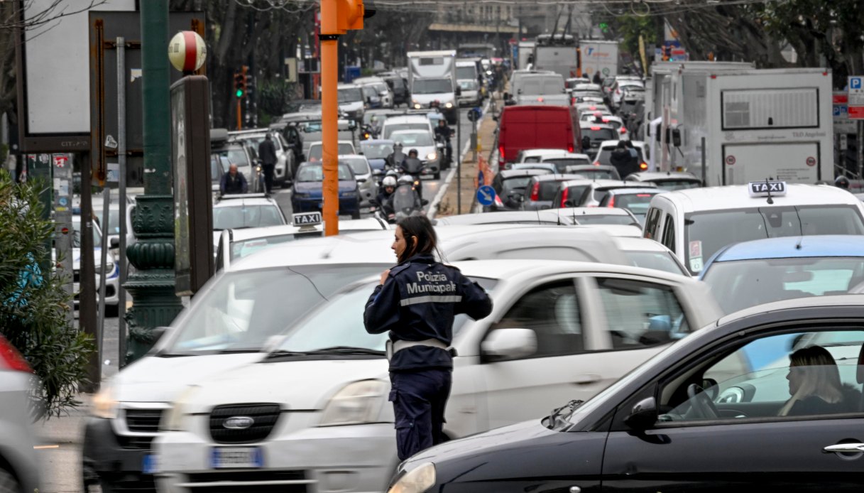 Incentivi auto elettriche fino a 3 mila euro dall'1 gennaio 2027 al 2030, quali sono i requisiti per ottenerli