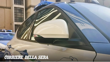 Roma, accoltella l'ex amica per un ragazzo e le lascia la lama nella schiena: arrestata 19enne