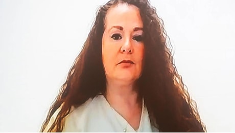 Christa Pike, sospesa l'esecuzione in Tennessee: il consenso alla pena di morte scende, le condanne aumentano