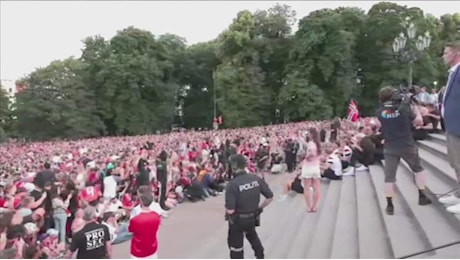 La Norvegia torna ad Oslo: 90mila tifosi e la Viking Row davanti al Palazzo Reale