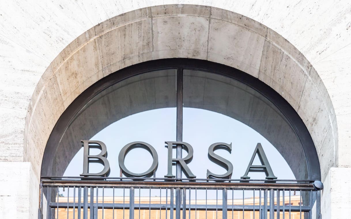 Consob: Nel 2025 30 fughe da Piazza Affari per 2,5 miliardi