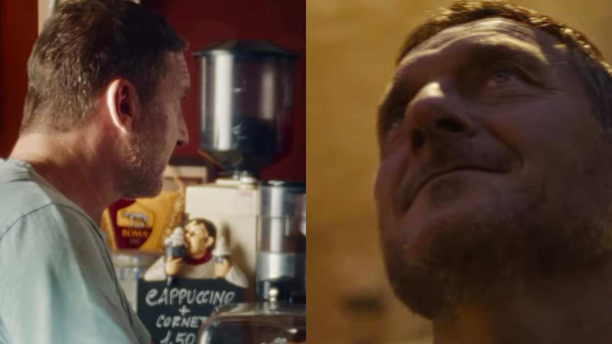 Nessuno lo ferma né gli chiedono una foto, così Francesco Totti diventa una persona qualunque a Roma: l'ex calciatore nello spot di Spider-Man Brand New Day