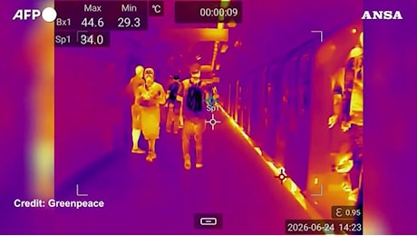 Caldo record a Londra, marciapiedi a 57 gradi: le immagini termiche di Greenpeace