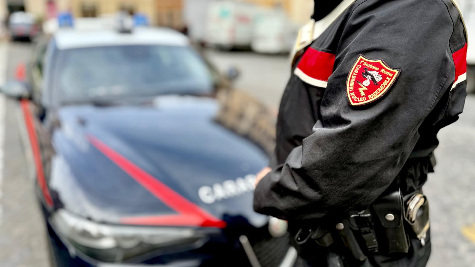 Vede l’ex con un altro e lo uccide a calci e pugni