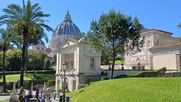 De Mendonça: il mondo educativo affronti le fragilità psichiche dei giovani - Vatican News
