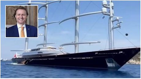 Superyacht all’Elba, i giganti del mare conquistano il Golfo della Biodola