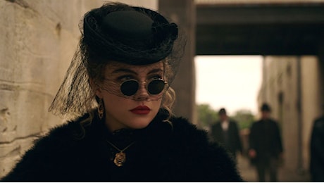 La valle dell'Eden, Florence Pugh e il mostro di Steinbeck: la miniserie Netflix riscrive Cathy Ames