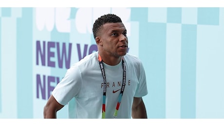 Real Madrid, esami ok per Mbappé: iperestensione del ginocchio, out 10-12 giorni