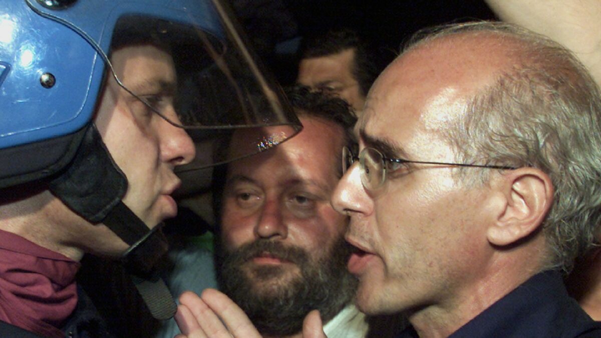 “Nel 2001 il più grande movimento della storia. Faceva paura a tanti, per questo fu represso”. Intervista a Vittorio Agnoletto, anima del Genoa social forum