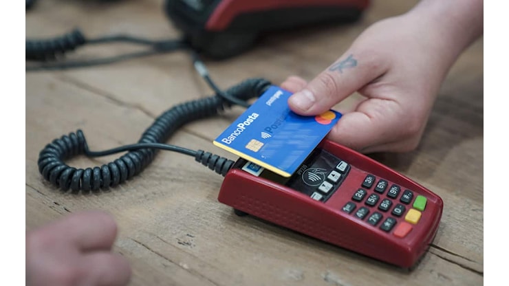 Pos collegato al registratore di cassa, 5,3 miliardi in più per il fisco nel 2026 - Sky TG24