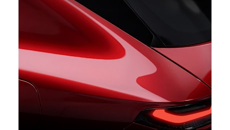 Nuovo C-SUV Alfa Romeo: svelata la prima immagine dell’erede della Tonale, «È già pronta ed è bellissima»