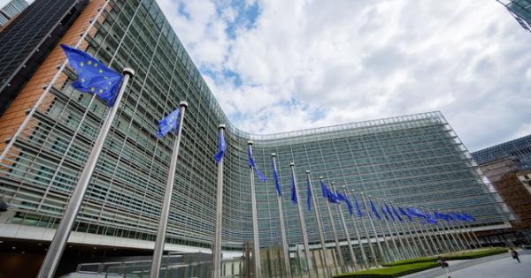 Stime Ue, da blocco price cap sul petrolio -3,5 miliardi per Mosca in un anno