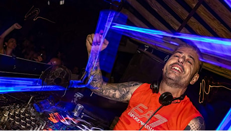 Il dj Ryan Spiteri trovato morto in un'auto insieme a una donna