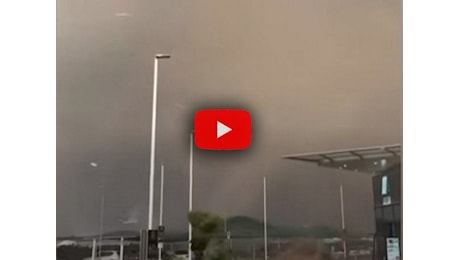 Meteo: Tromba d'aria si abbatte su Sottomarina (VE), possibili danni. Il Video