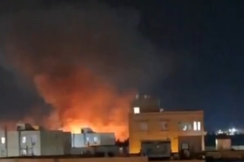 Dopo i raid statunitensi il traffico navale nello Stretto di Hormuz è quasi fermo