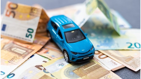 Bollo auto, ACI pronta ad applicare l'esenzione 2027. Maggioranza divisa sugli emendamenti