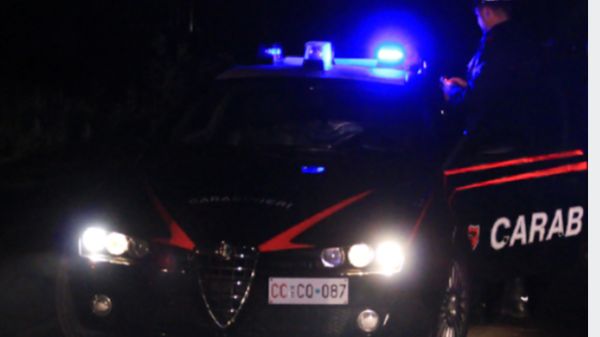 Agguato a colpi di fucile nella notte, ferito un diciannovenne a Milano