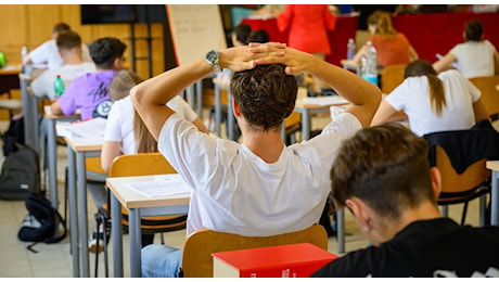 Caldo killer in classe, presidente di maturità sviene a Mestre. Pacifico (Anief):Basta rinvii, servono climatizzatori subito"