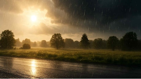 Meteo, allerta gialla al Sud e poi il sole: il weekend riporta il caldo in Italia