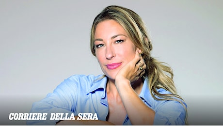 Mia Ceran torna a Tv Talk e racconta famiglia, surf e televisione
