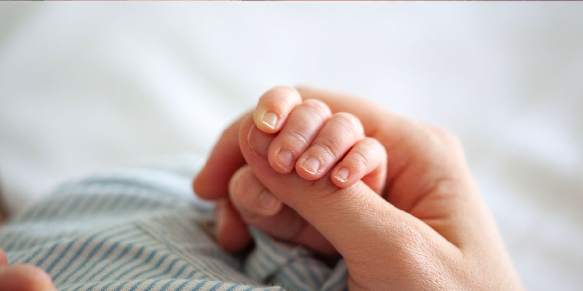 Cade dal letto e muore a 10 mesi. La tragedia di Bisceglie