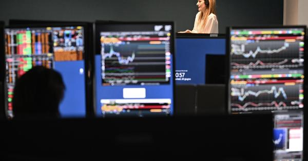 Borsa: l'Europa sale con gli occhi all'Iran, Milano +0,7%. Cala il petrolio