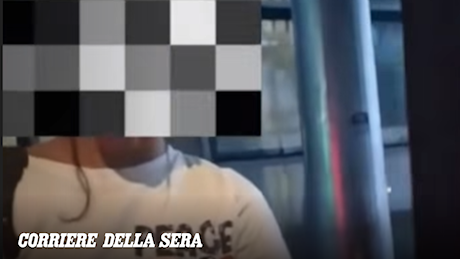 Fossano, 14enne marocchina lasciata a terra dal bus: è scontro sulle versioni
