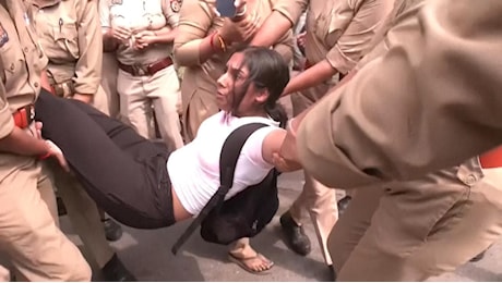 Proteste in India, migliaia di fermi a Nuova Delhi contro la Commissione elettorale