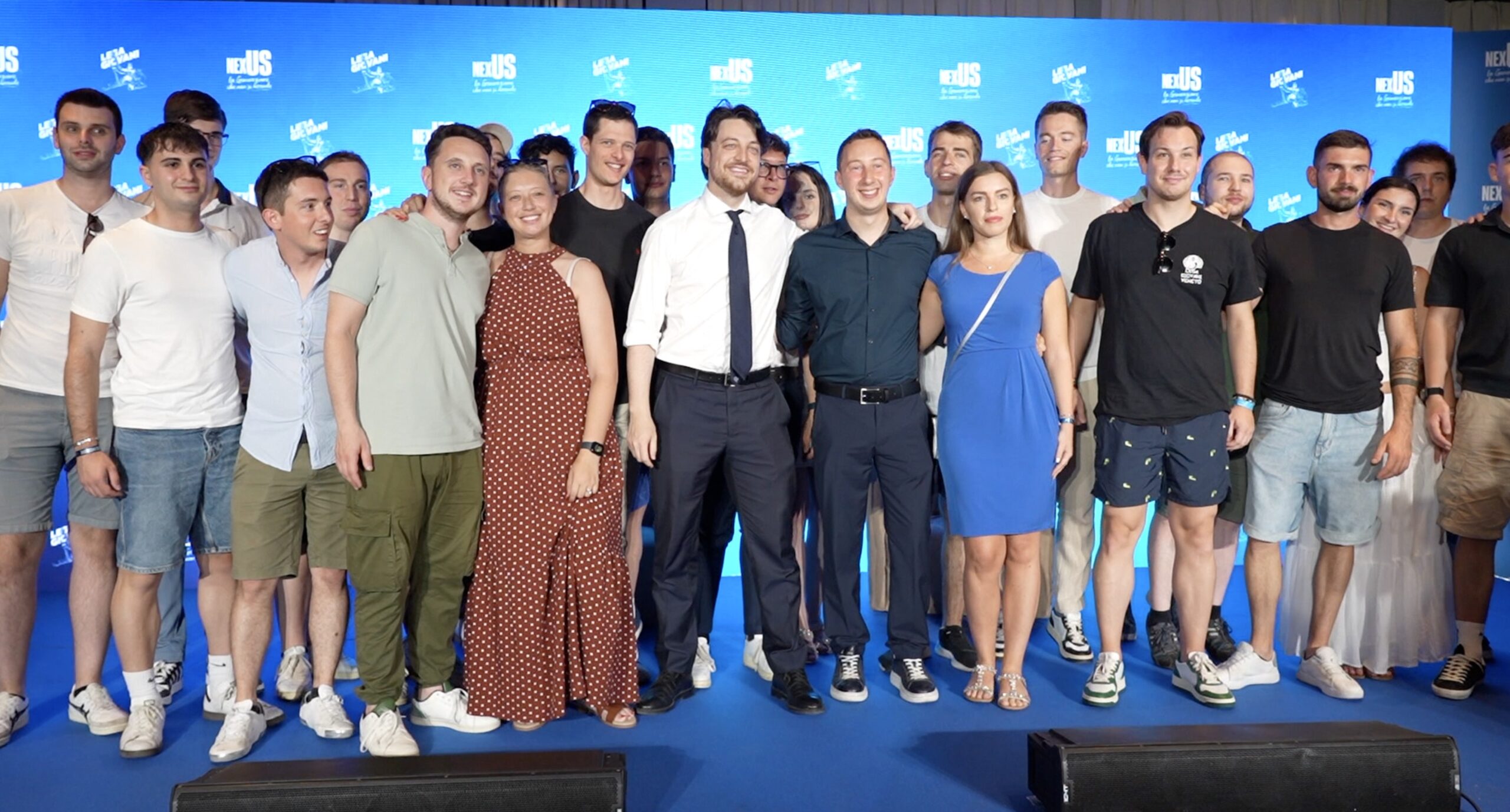 “Vannacci? È l’uomo nuovo come Renzi e Salvini. Da lui slogan, noi rispondiamo coi fatti”. Il videoracconto del raduno dei giovani della Lega, tra l’influencer Giò Urso e il coro col Capitano sulle note di Loretta Goggi