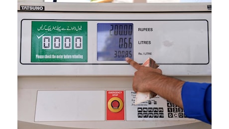 Petrolio, prezzi in volo oltre il 3,5% dopo tensioni tra Usa e Iran