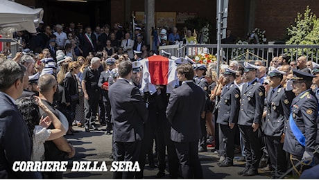 L'addio commosso di Milano a Francesco Imprezzabile, il vigile eroico morto nell'inseguimento. Il gip revoca i domiciliari per Berisha e dispone il carcere