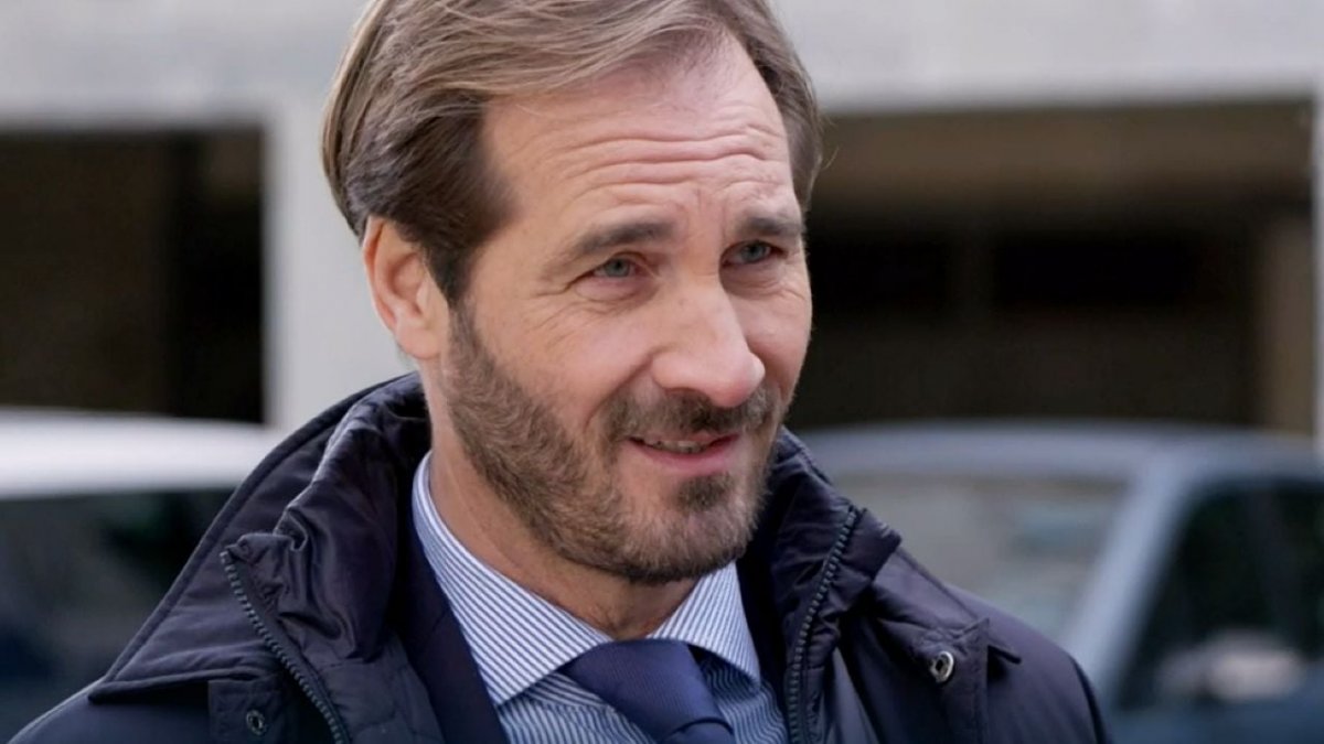 Un Posto al Sole, anticipazioni 16 luglio: Gianluca a un passo dal baratro, Anna in crisi