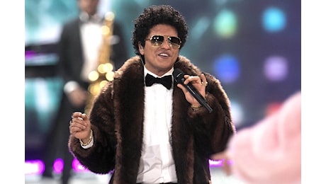 Bruno Mars incanta San Siro con uno show indimenticabile