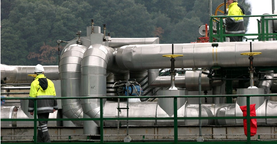 Titoli oil in rialzo con impennata greggio, Eni spinta anche da accordo con Bmw