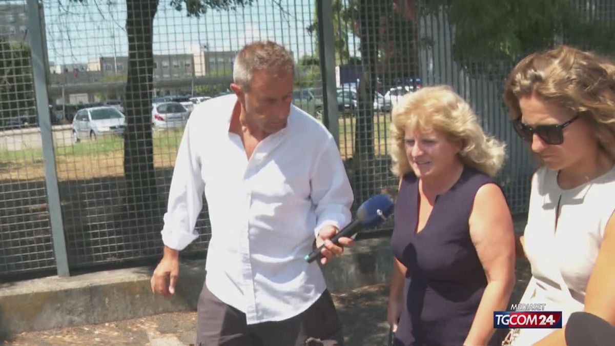 Mario Roggero, la moglie dopo il terzo giorno di carcere: E' tranquillo