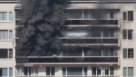 Anversa, incendio in un condominio: bilancio di almeno sei vittime e numerosi feriti