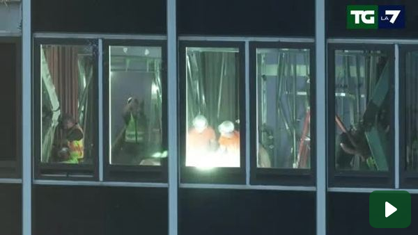 Manhattan, un grattacielo a rischio crollo: evacuata l’ex sede Pfizer vicino a Grand Central