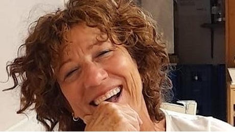 Laura Ghirardi, l’artista uccisa mentre era in bici a Milano: la svolta fatale del camion e il giallo della dinamica