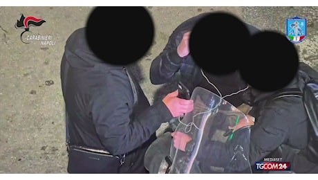 Camorra, ordini dal carcere con i cellulari: nove arresti in sei province